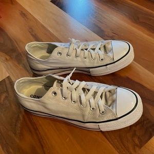 Converse women size 10 PLATFORM Chuck Taylors, white/cream/pre-worn
